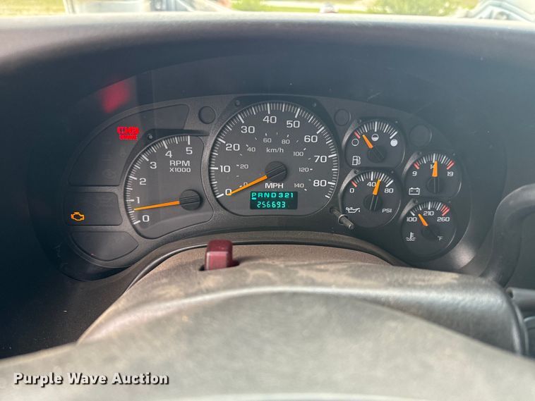 image for item EE7506 2006 GMC Chevrolet  5500 utility / service truck