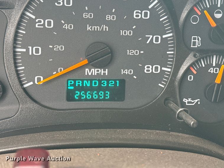 image for item EE7506 2006 GMC Chevrolet  5500 utility / service truck