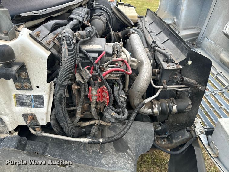 image for item EE7506 2006 GMC Chevrolet  5500 utility / service truck