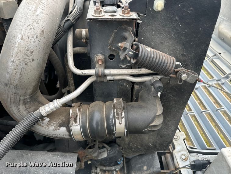 image for item EE7506 2006 GMC Chevrolet  5500 utility / service truck