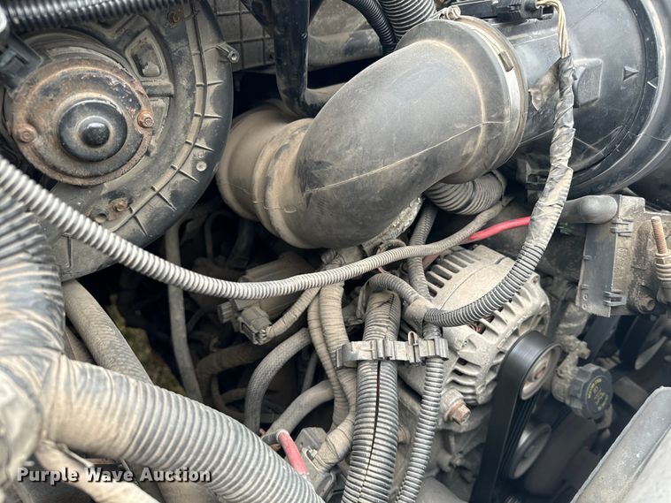 image for item EE7506 2006 GMC Chevrolet  5500 utility / service truck