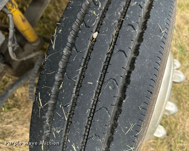 image for item EE7506 2006 GMC Chevrolet  5500 utility / service truck