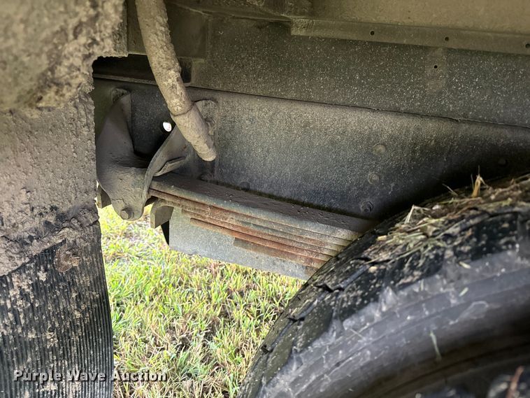 image for item EE7506 2006 GMC Chevrolet  5500 utility / service truck