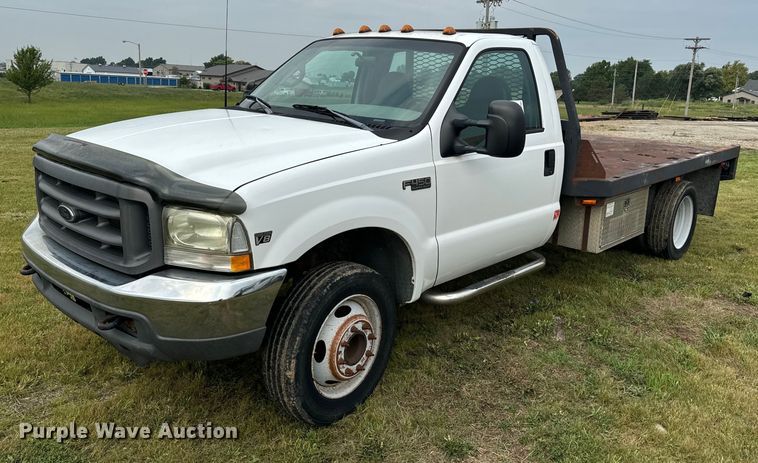 image for item EE7507 1999 Ford F450 Super Duty flatbed truck