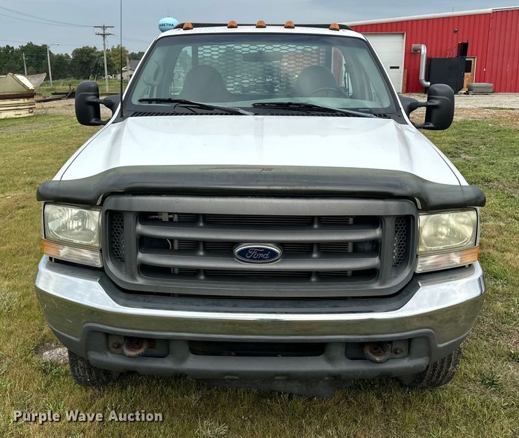 image for item EE7507 1999 Ford F450 Super Duty flatbed truck