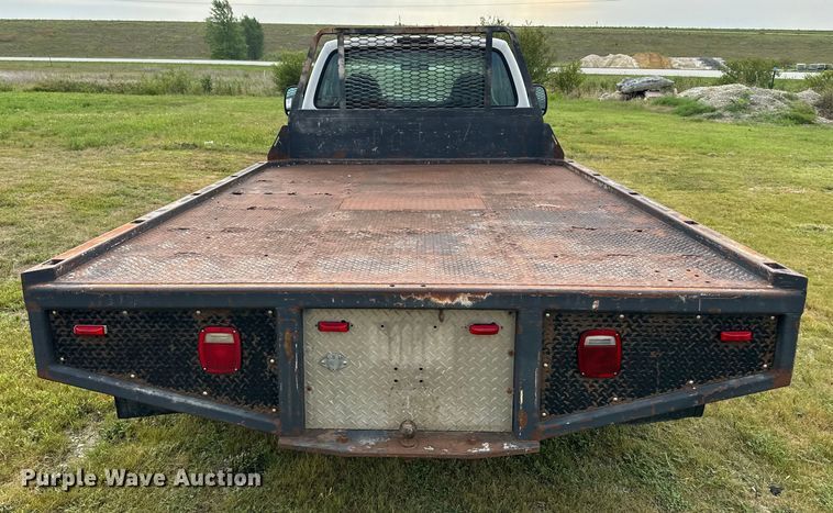 image for item EE7507 1999 Ford F450 Super Duty flatbed truck