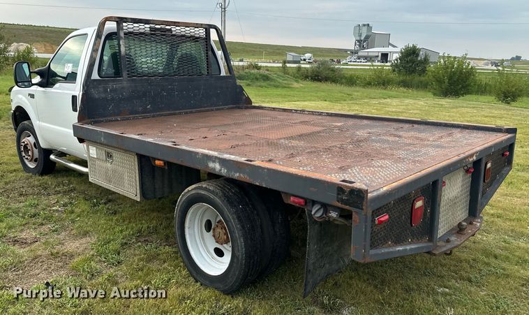 image for item EE7507 1999 Ford F450 Super Duty flatbed truck