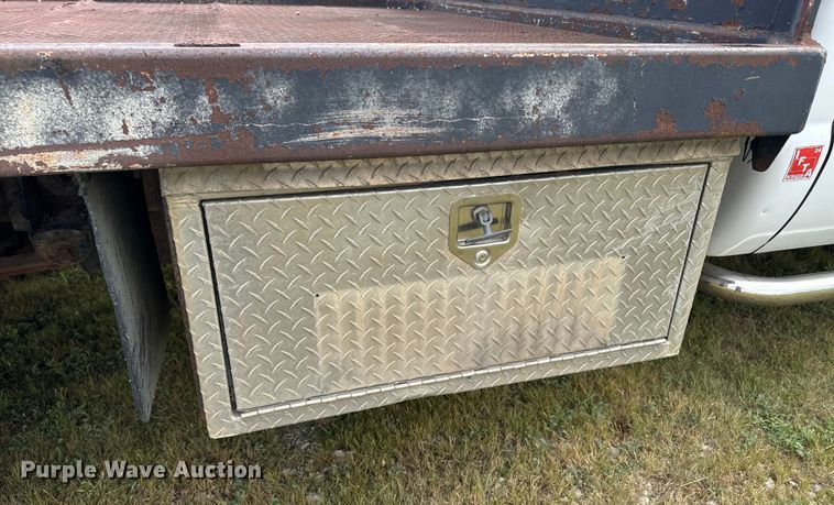 image for item EE7507 1999 Ford F450 Super Duty flatbed truck