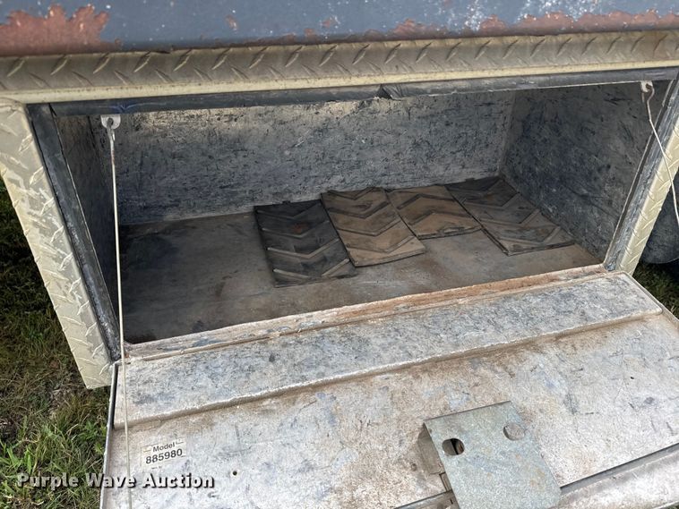 image for item EE7507 1999 Ford F450 Super Duty flatbed truck