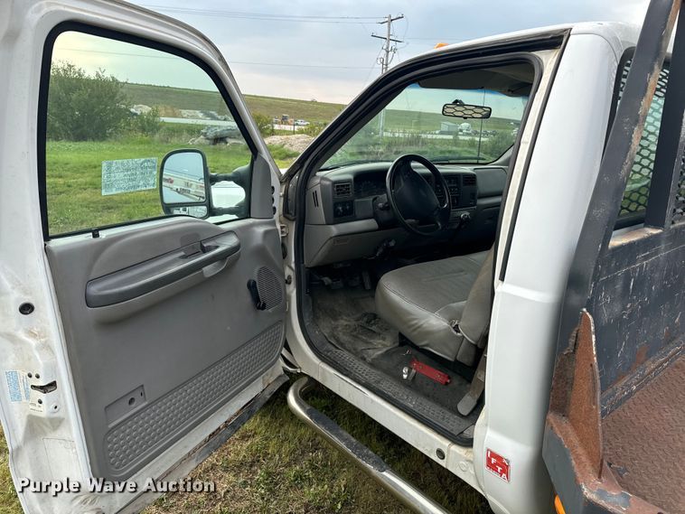 image for item EE7507 1999 Ford F450 Super Duty flatbed truck