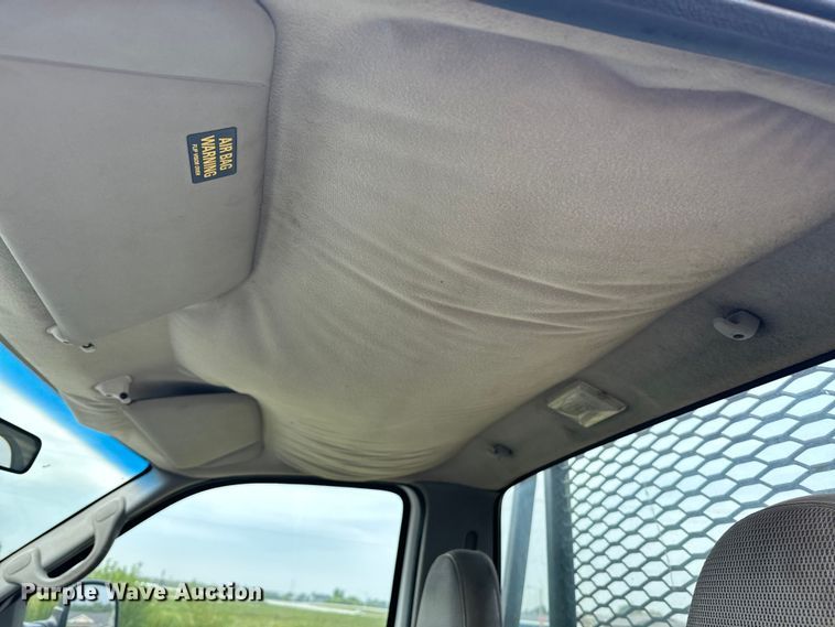 image for item EE7507 1999 Ford F450 Super Duty flatbed truck