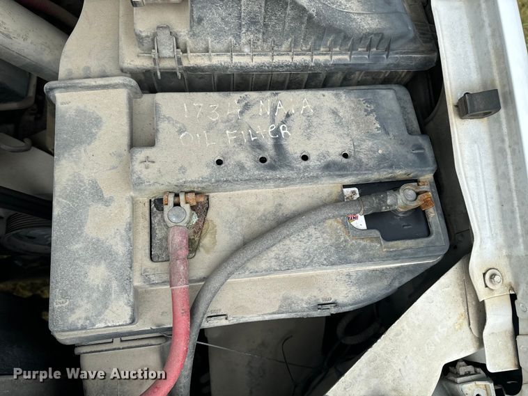 image for item EE7507 1999 Ford F450 Super Duty flatbed truck