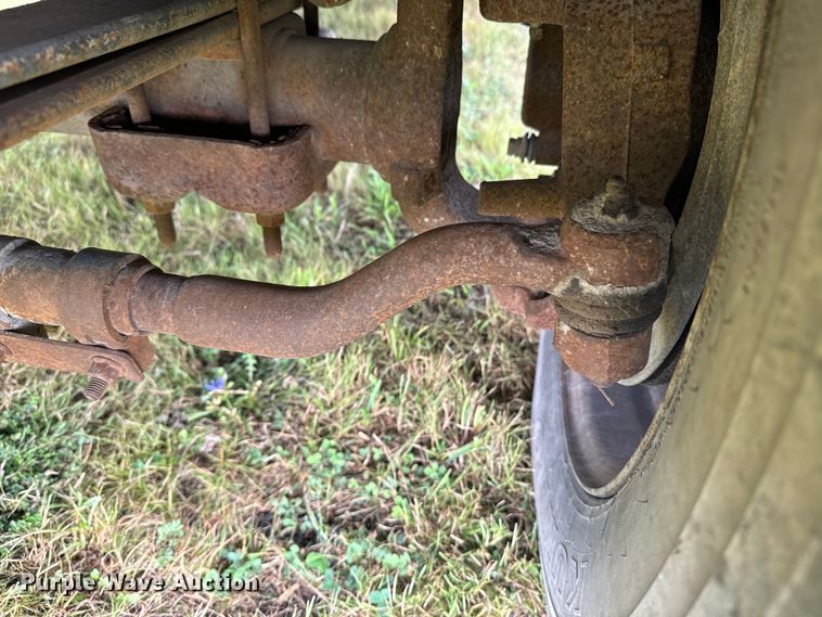 image for item EE7507 1999 Ford F450 Super Duty flatbed truck