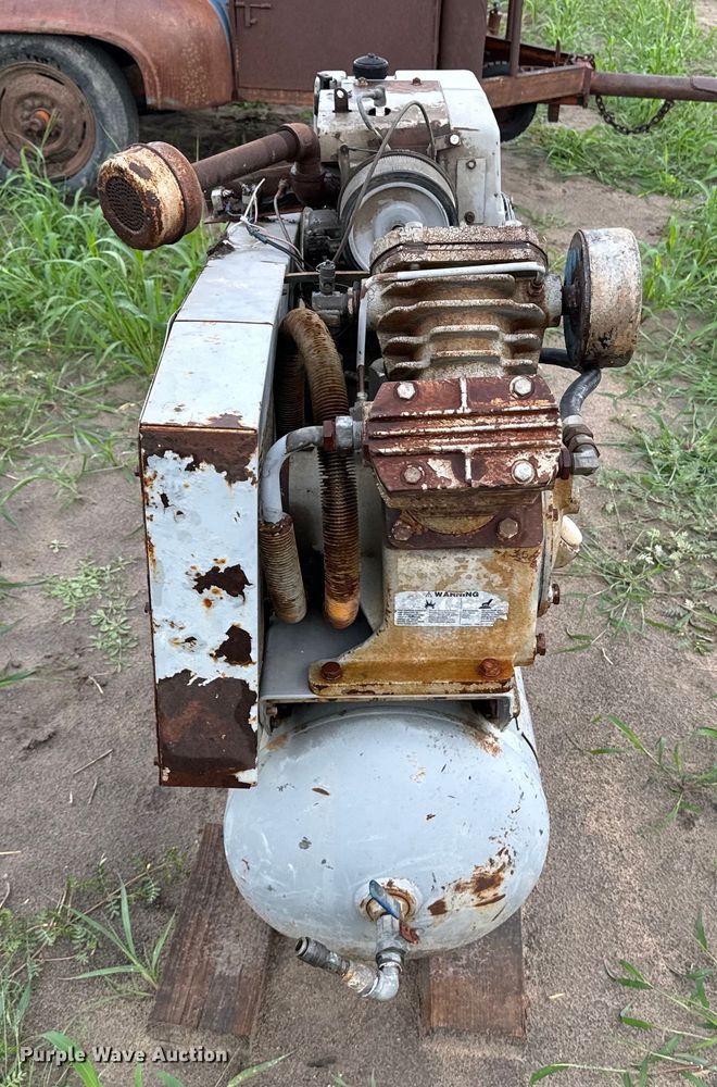 image for item EE7515 Ingersoll Rand 10FGT air compressor