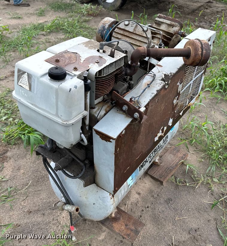 image for item EE7515 Ingersoll Rand 10FGT air compressor