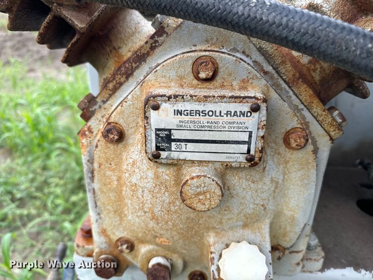 image for item EE7515 Ingersoll Rand 10FGT air compressor