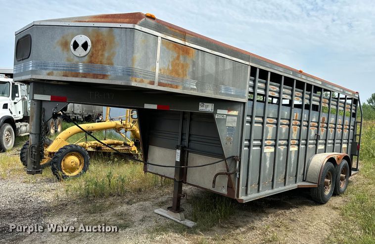 image for item EE7535 1997 Titan Gooseneck Stock livestock trailer