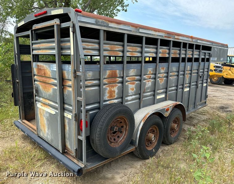 image for item EE7535 1997 Titan Gooseneck Stock livestock trailer