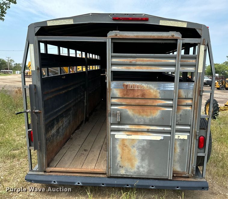 image for item EE7535 1997 Titan Gooseneck Stock livestock trailer