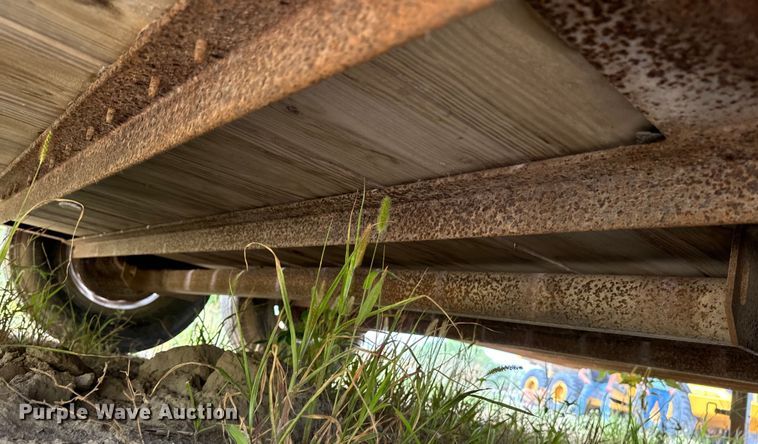 image for item EE7535 1997 Titan Gooseneck Stock livestock trailer