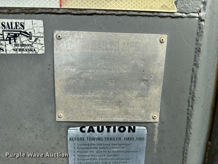 image for item EE7535 1997 Titan Gooseneck Stock livestock trailer