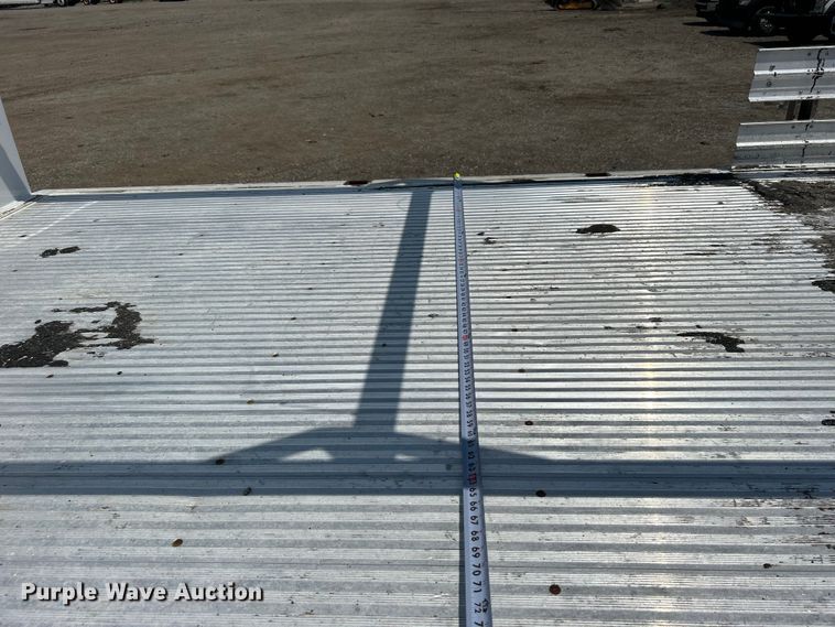 image for item EG0919 2008 Chevrolet  Silverado 3500HD flatbed pickup truck