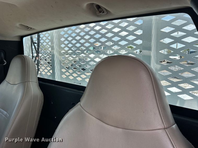 image for item EG0919 2008 Chevrolet  Silverado 3500HD flatbed pickup truck