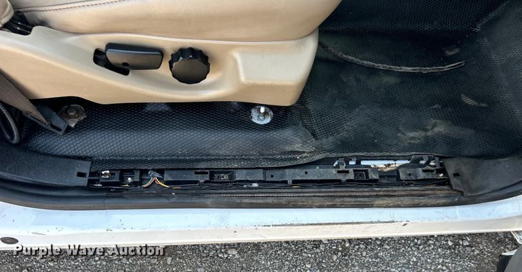 image for item EG0919 2008 Chevrolet  Silverado 3500HD flatbed pickup truck