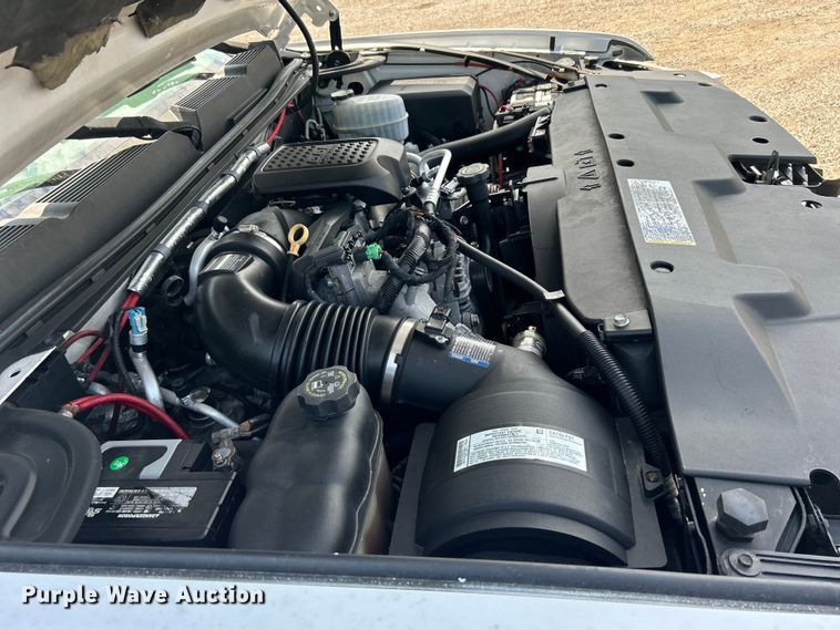 image for item EG0919 2008 Chevrolet  Silverado 3500HD flatbed pickup truck