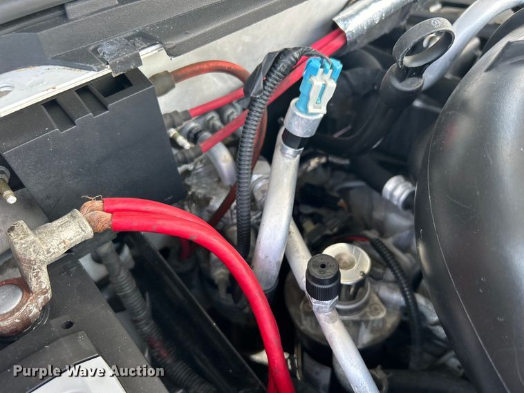 image for item EG0919 2008 Chevrolet  Silverado 3500HD flatbed pickup truck