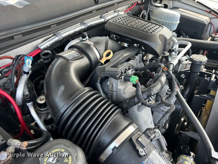 image for item EG0919 2008 Chevrolet  Silverado 3500HD flatbed pickup truck