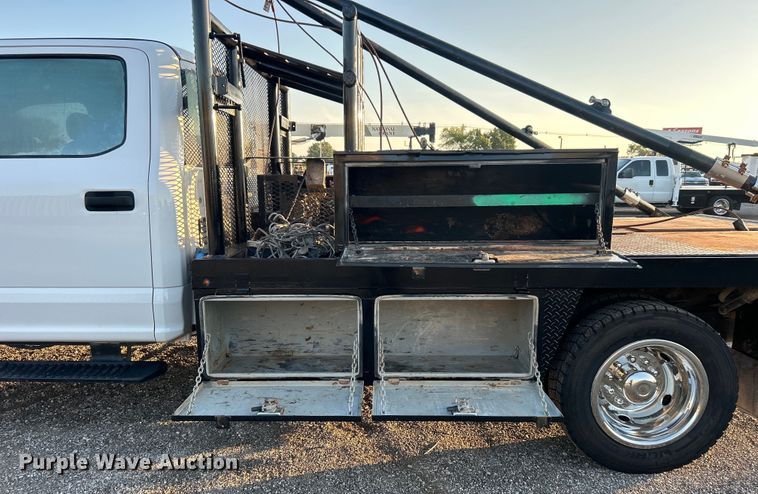 image for item EG0928 2019 Ford F550 Super Duty Crew Cab winch truck