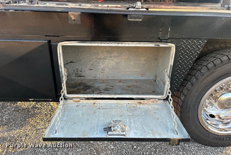 image for item EG0928 2019 Ford F550 Super Duty Crew Cab winch truck