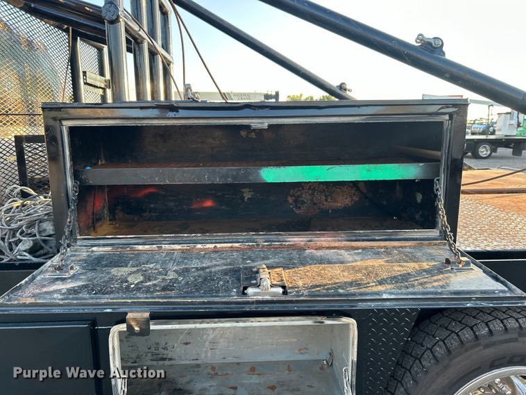 image for item EG0928 2019 Ford F550 Super Duty Crew Cab winch truck