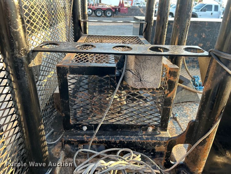 image for item EG0928 2019 Ford F550 Super Duty Crew Cab winch truck