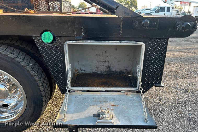 image for item EG0928 2019 Ford F550 Super Duty Crew Cab winch truck