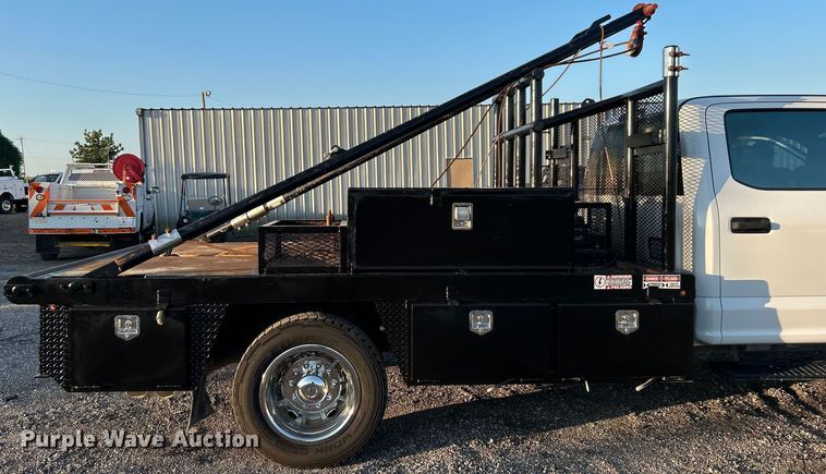 image for item EG0928 2019 Ford F550 Super Duty Crew Cab winch truck