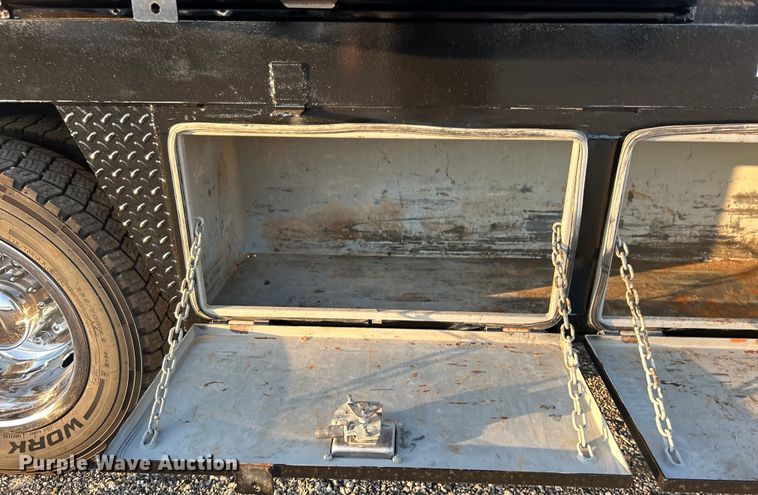 image for item EG0928 2019 Ford F550 Super Duty Crew Cab winch truck