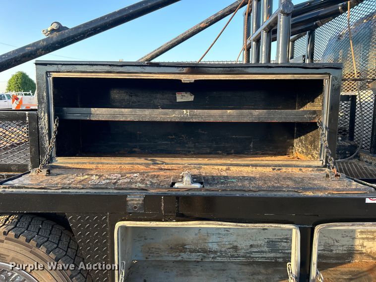 image for item EG0928 2019 Ford F550 Super Duty Crew Cab winch truck