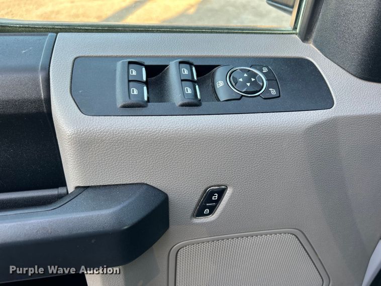 image for item EG0928 2019 Ford F550 Super Duty Crew Cab winch truck