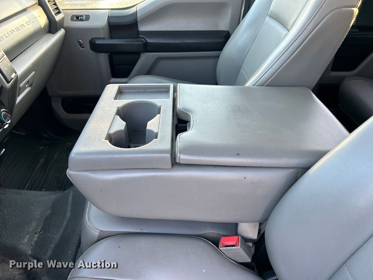 image for item EG0928 2019 Ford F550 Super Duty Crew Cab winch truck