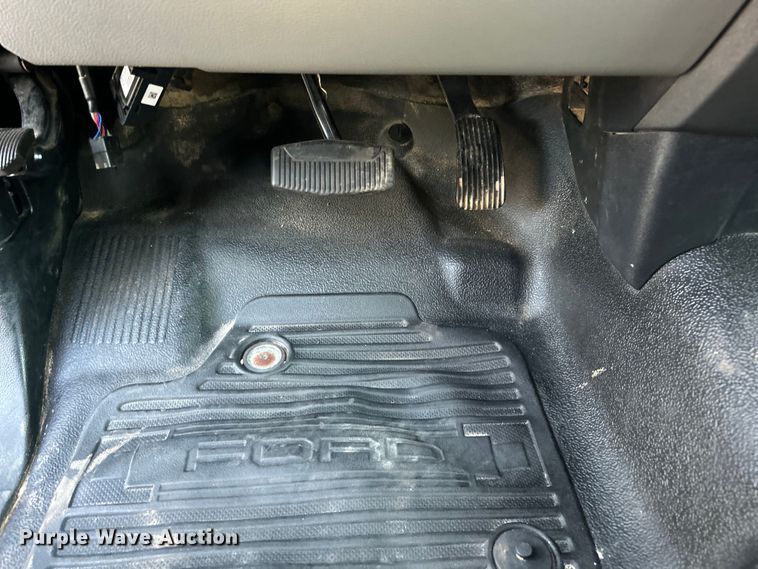 image for item EG0928 2019 Ford F550 Super Duty Crew Cab winch truck