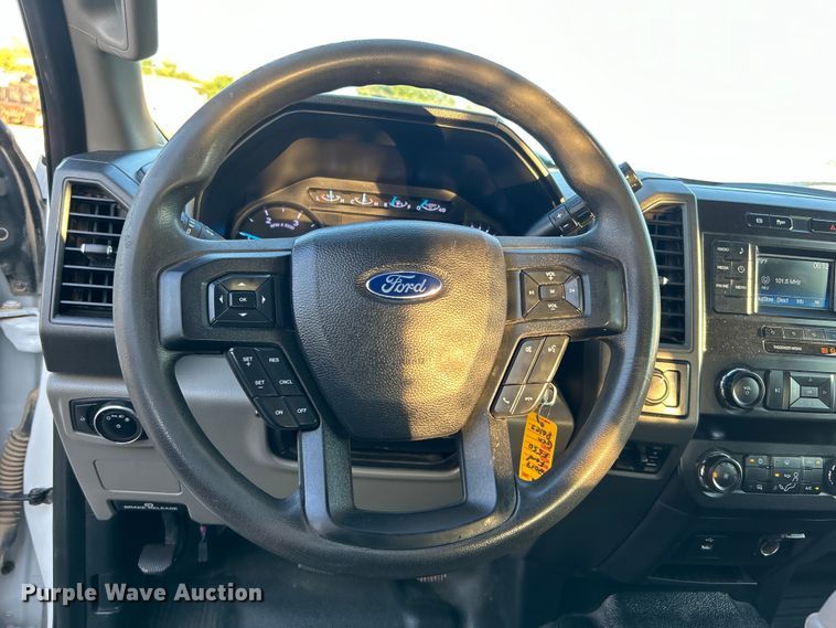 image for item EG0928 2019 Ford F550 Super Duty Crew Cab winch truck