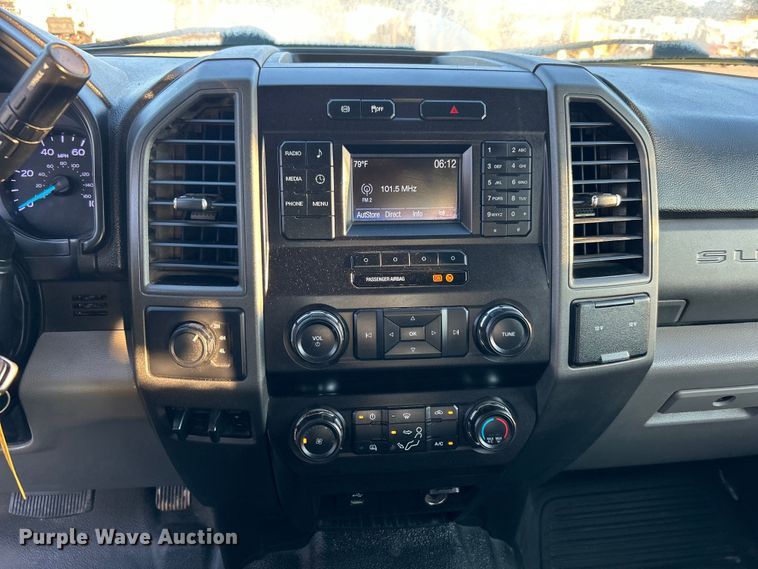 image for item EG0928 2019 Ford F550 Super Duty Crew Cab winch truck