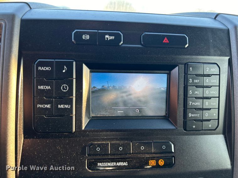 image for item EG0928 2019 Ford F550 Super Duty Crew Cab winch truck