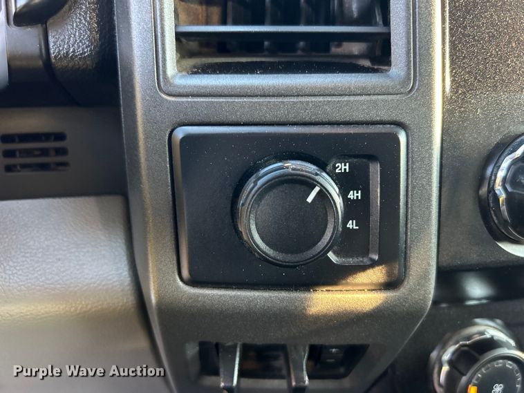 image for item EG0928 2019 Ford F550 Super Duty Crew Cab winch truck