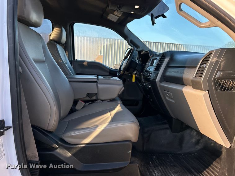 image for item EG0928 2019 Ford F550 Super Duty Crew Cab winch truck