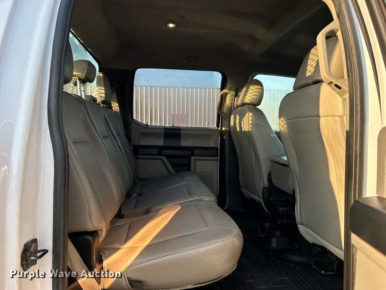 image for item EG0928 2019 Ford F550 Super Duty Crew Cab winch truck