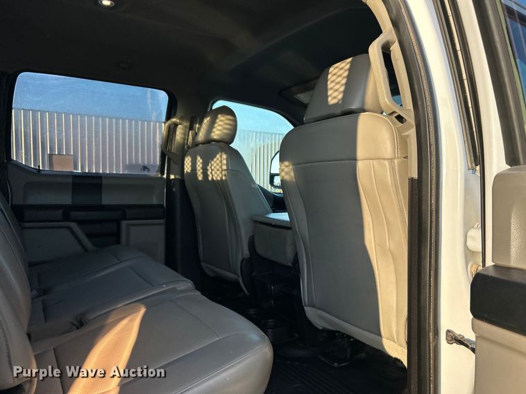 image for item EG0928 2019 Ford F550 Super Duty Crew Cab winch truck