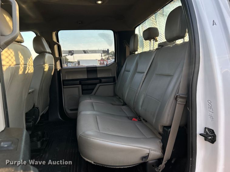 image for item EG0928 2019 Ford F550 Super Duty Crew Cab winch truck